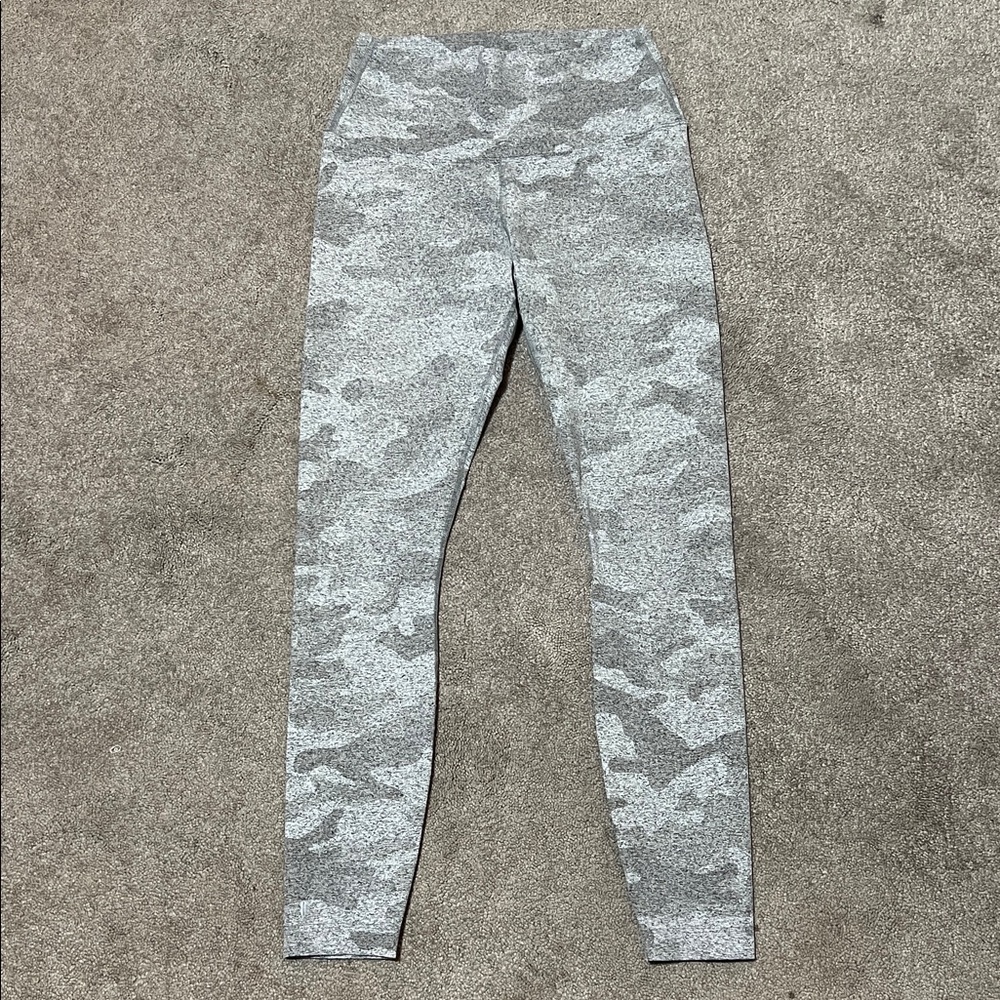 NoBull Light Grey Camo Leggings Crop size small